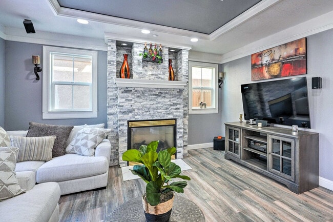 Photo - 761 Ashwick Loop Unit SI ID1383714P