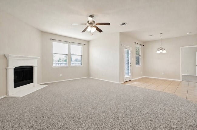 Photo - 1305 Lone Pine Dr