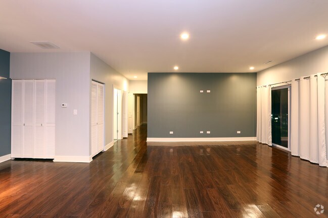 2BR, 2BA - 1,363SF - Living Room - A&K Luxury Apartments