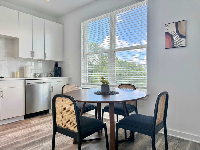 Photo - 542 Boulevard NE Unit ID1299399P