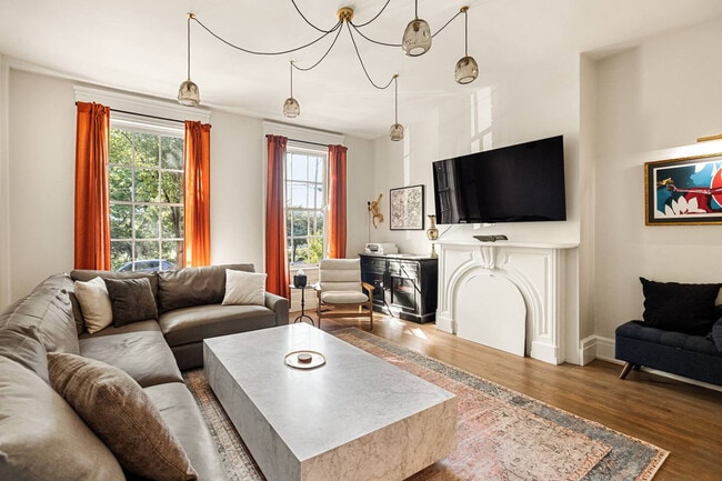 Building Photo - 1326 Broadway Unit ID1324946P