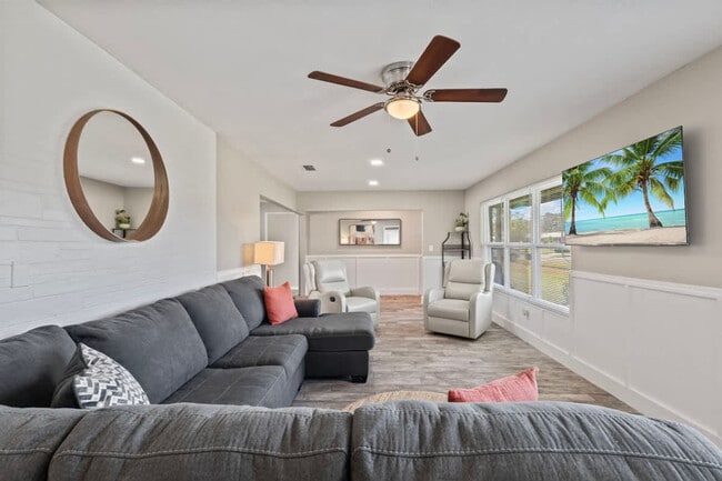 Building Photo - 3215 Crosby Ln Unit SI ID1578538P