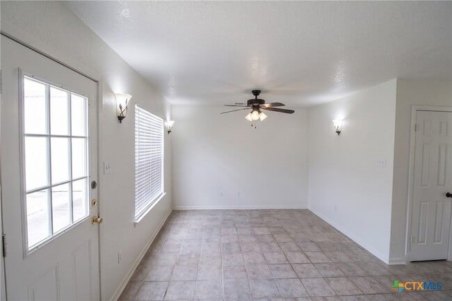 Photo - 2412 Skylark Cir