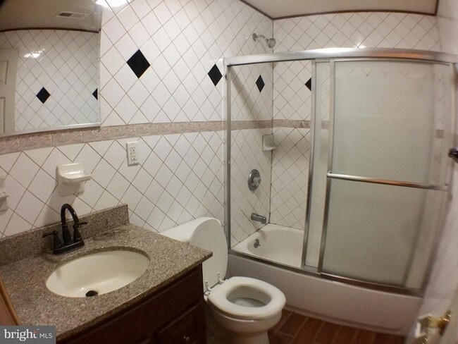 Photo - 1241 Vine St