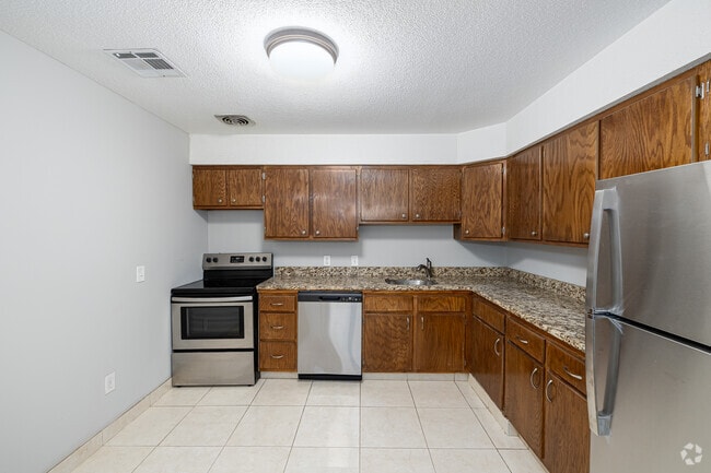 2BR, 2BA - Kitchen - 25 Stanley St