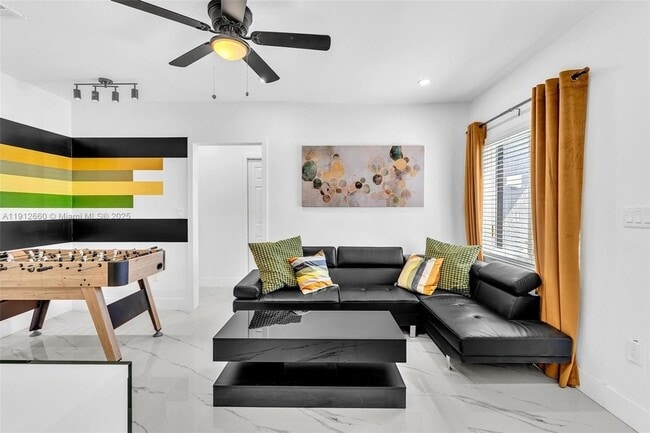 Photo - 797 NW 35th St