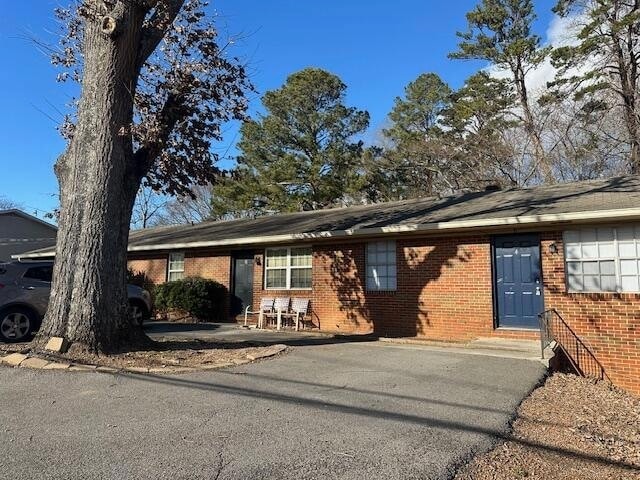 Building Photo - 745 20th St NE