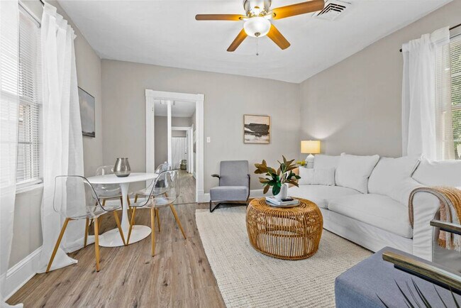 Photo - 2906 Chestnut St Unit ID1328007P