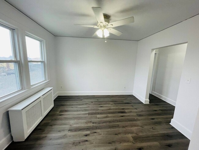 Building Photo - 30 1st St Unit 2