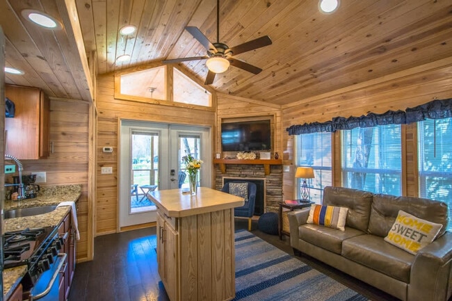 Building Photo - 85 Daydreamers Ln Unit SI ID1597207P