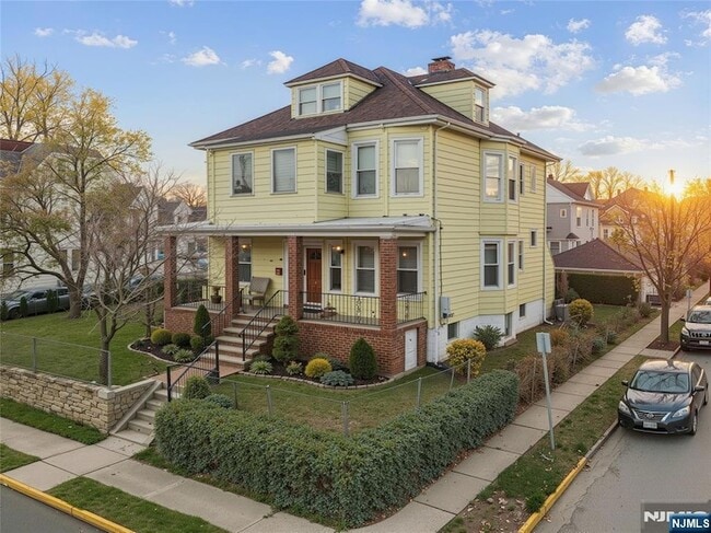 Building Photo - 287 Hornblower Ave