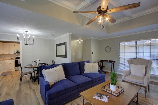 Photo - 5805 Sidney Dr