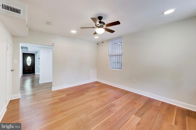 Photo - 4230 Edson Pl NE