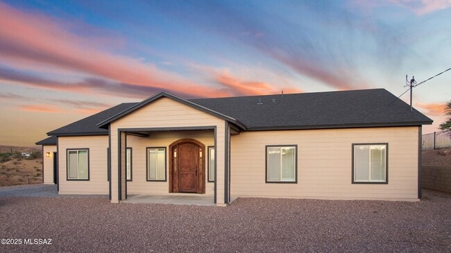 Building Photo - 1251 Avenida Gandara