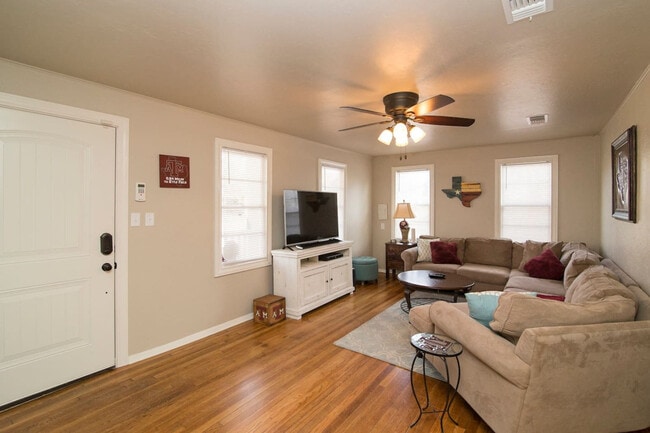 Photo - 108 Park Pl Unit ID1328063P