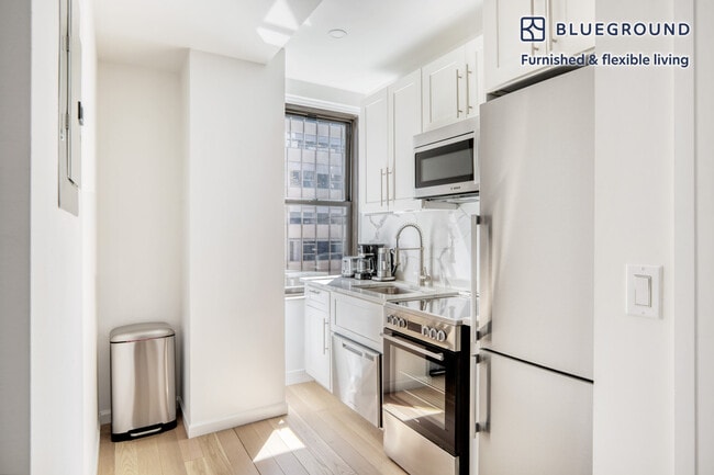 Photo - 160 E 48th St Unit FL11-ID1108