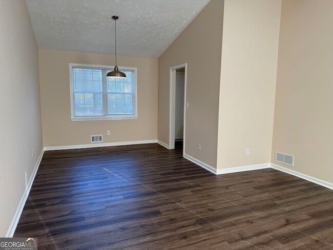 Photo - 10111 Settlers Grove Rd NE