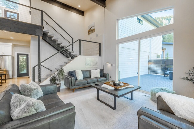 Photo - 255 Matterhorn Dr Unit ID1339769P