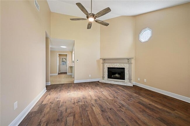 Photo - 2216 Teal St