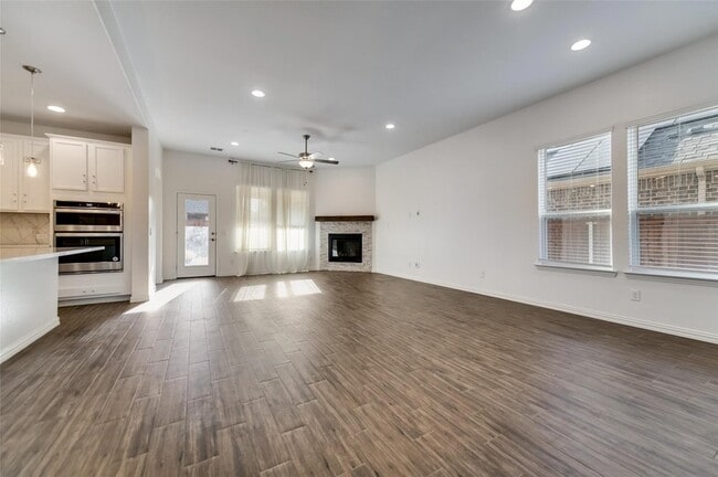 Photo - 1726 Cherub Cheer Row