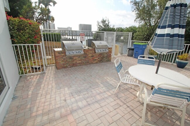 Photo - 2860 NE 14th Street Causeway Unit 103d