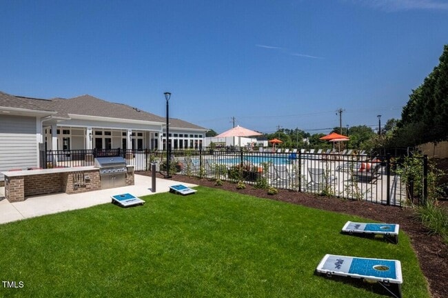 Photo - 3520 Pinetree Grv Ln Unit 6-303