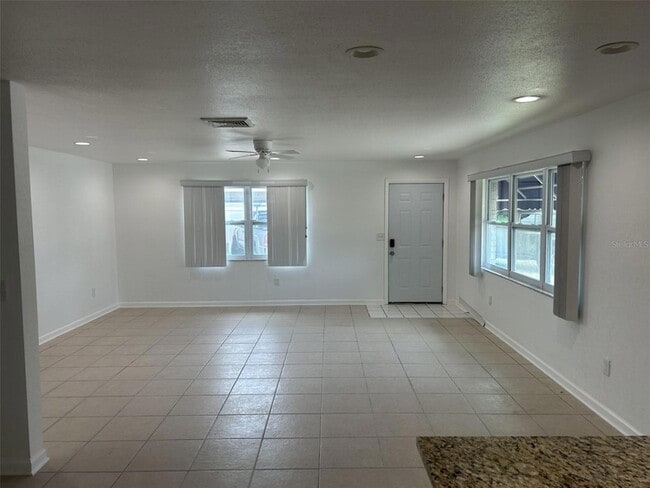 Photo - 365 Capri Blvd