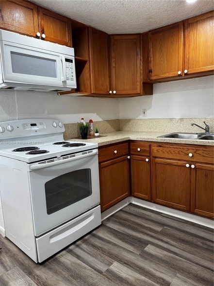 Photo - 1330 W 54th St Unit 205C