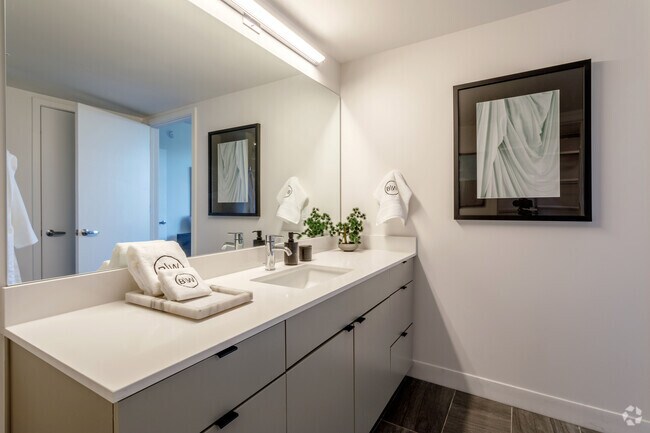 2BR, 2BA - C1 - Bromwell