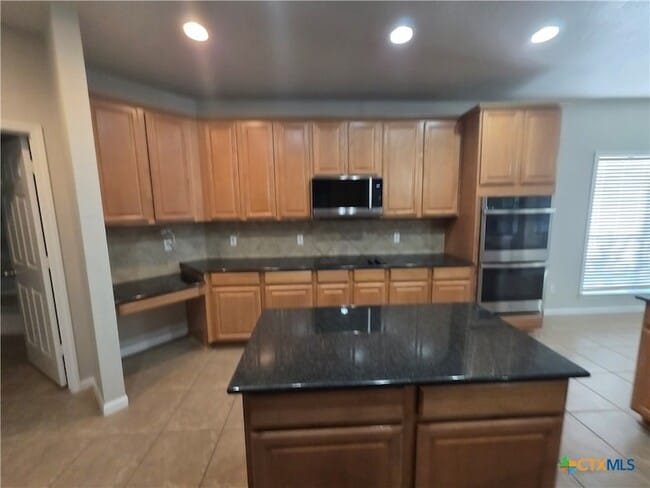 Photo - 423 Wrought Iron Dr