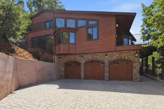 Photo - 3911 Pepper Tree Ct