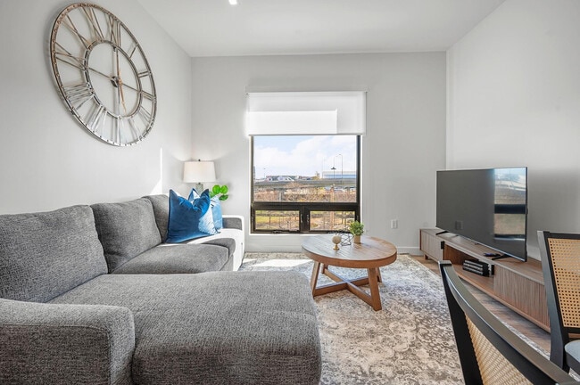 Building Photo - 282 Bremen St Unit SI ID1240292P