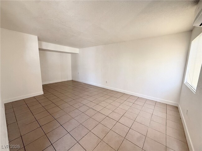 Photo - 2030 Sunrise Ave Unit 2