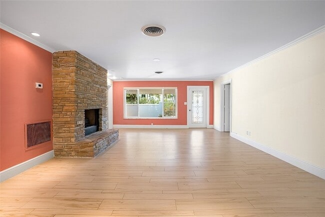Photo - 500 Gardenia Ln