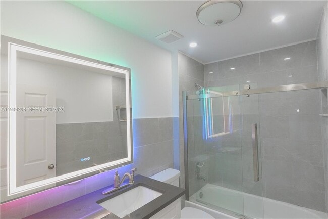 Photo - 518 NE 48th St