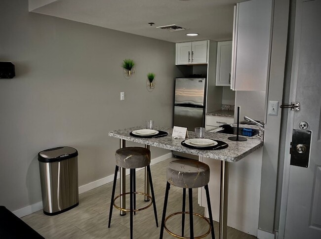 Photo - Flats at 390