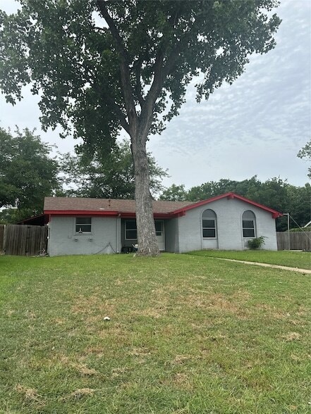 Photo - 313 Victoria Dr