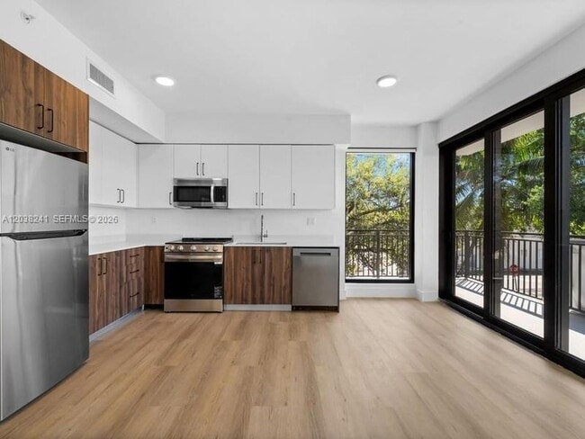 Building Photo - 2479 NE 192 St Unit 308
