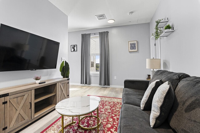 Photo - 95 Broadway-SI ID1240270P Unit SI ID1240270P
