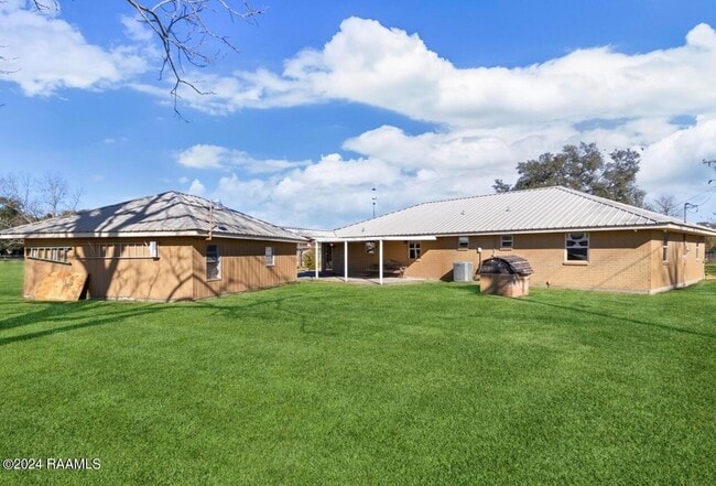 Photo - 616 E Broussard Rd