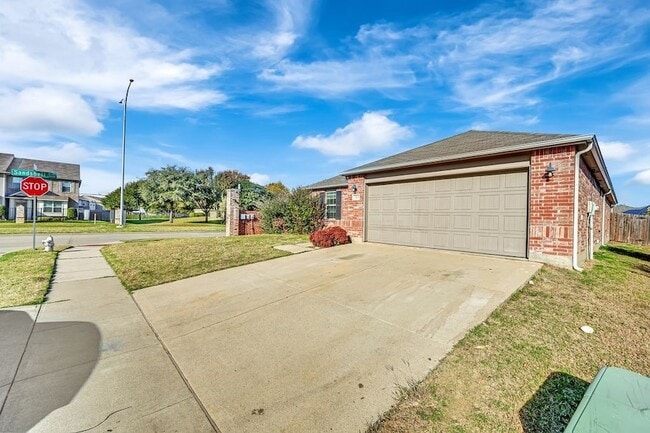 Photo - 3201 Sadie Trail