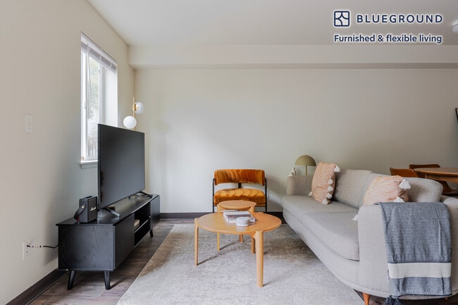 Building Photo - 4740 21st Ave NE Unit SI FL1-ID1013