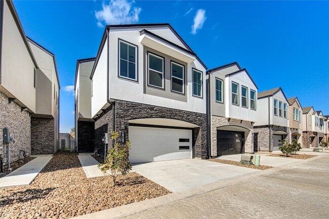 Photo - 2928 El Fenice Ln