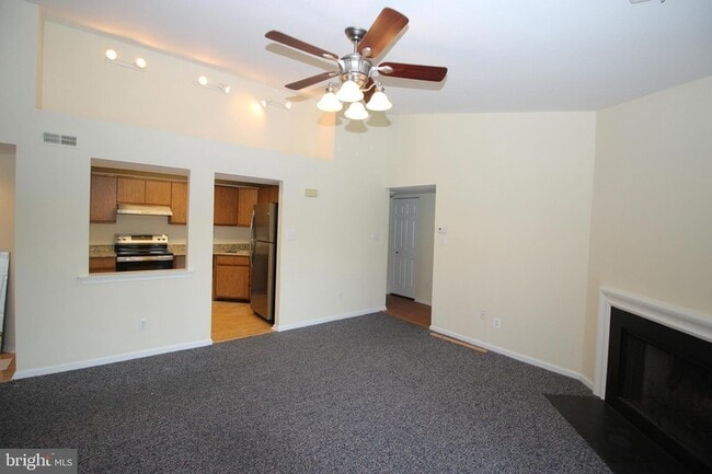 Photo - 2604 Beacon Hill Dr Unit 2