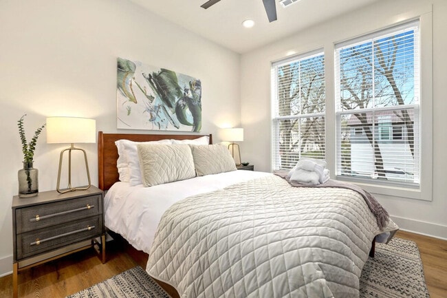 Photo - 372 S Hill Ave Unit ID1221863P