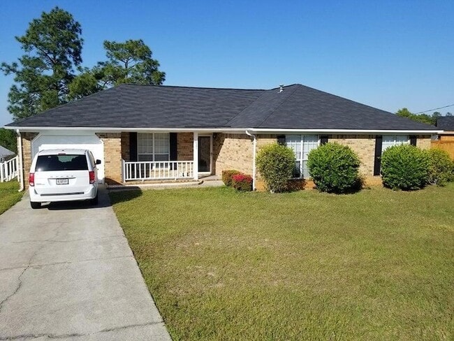 Building Photo - 3521 Hilltop Dr