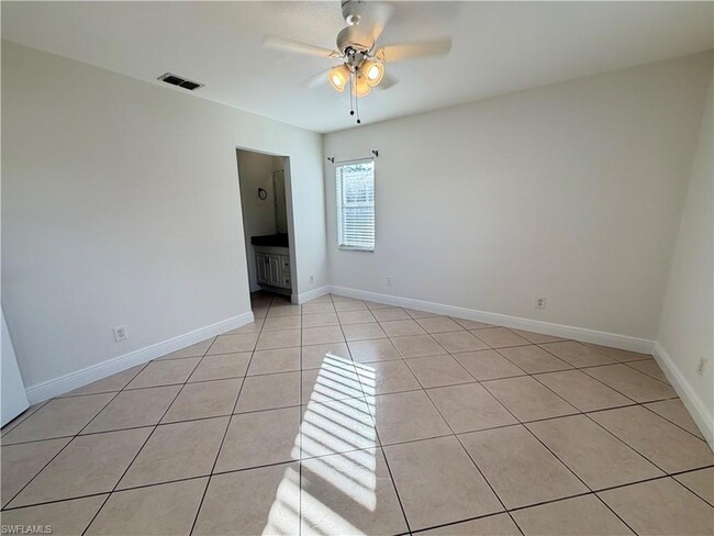 Photo - 1392 Churchill Cir