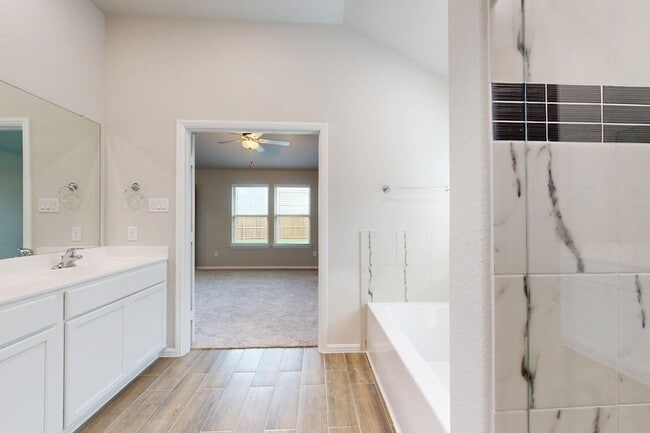 Photo - 1704 Gulin St