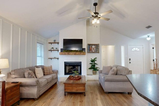 Building Photo - 1815 Gettysburg Ln Unit ID1328085P