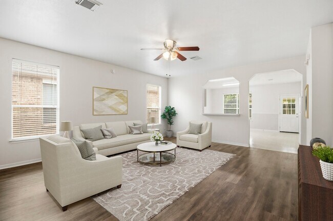 Photo - 914 Colewick Ct